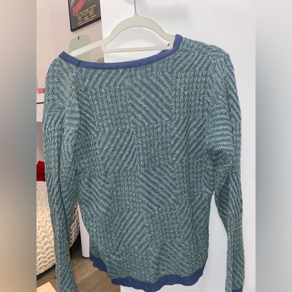 Green Patterned Sweater - Picture 4 of 5